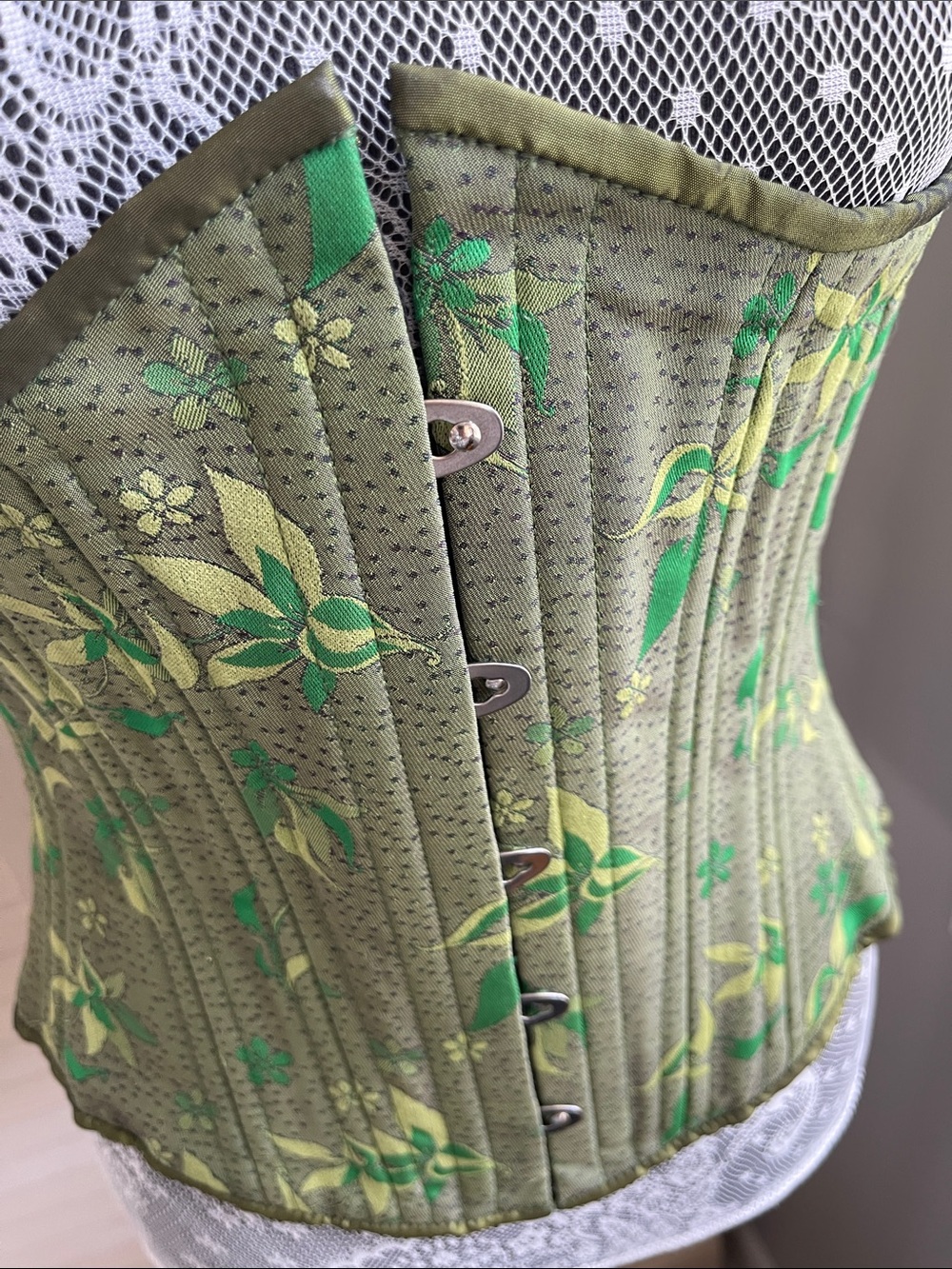Olive Green Floral Corset size 24 - Picture 5 of 8
